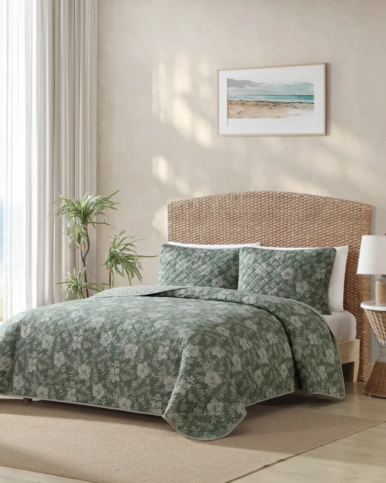 Hibiscus Jungle Reversible 3-Piece Full/Queen Quilt Set